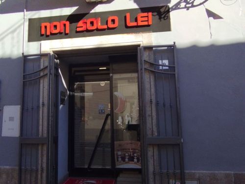 Parrucchiere Unisex “Non solo lei”